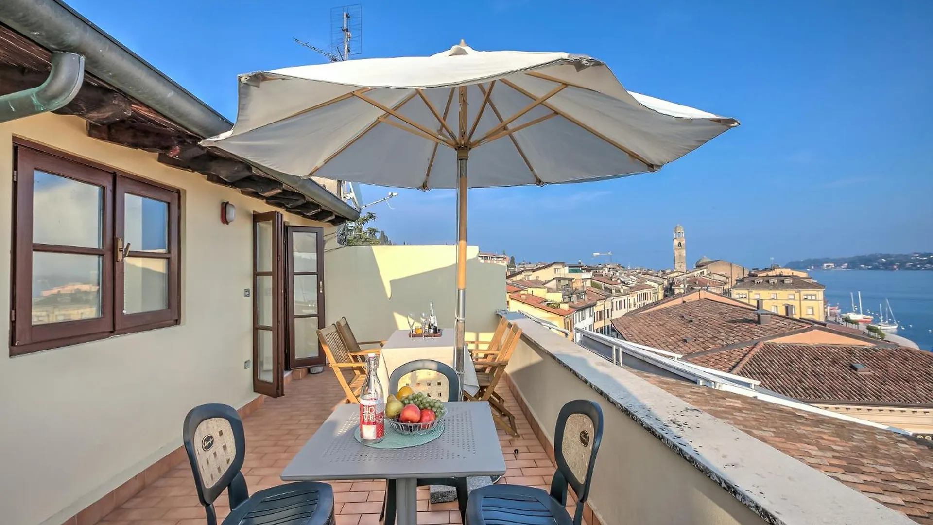 Laetitia Salo-Historic Center Near Lake - Happy Rentals