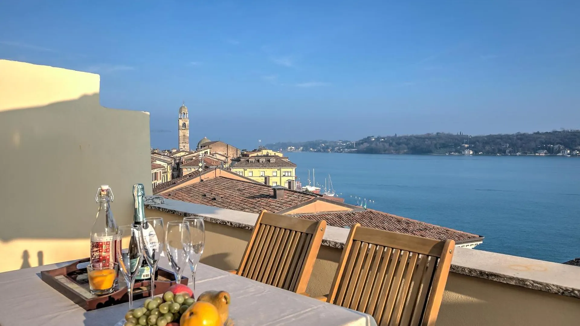 Laetitia Salo-Historic Center Near Lake - Happy Rentals Itália
