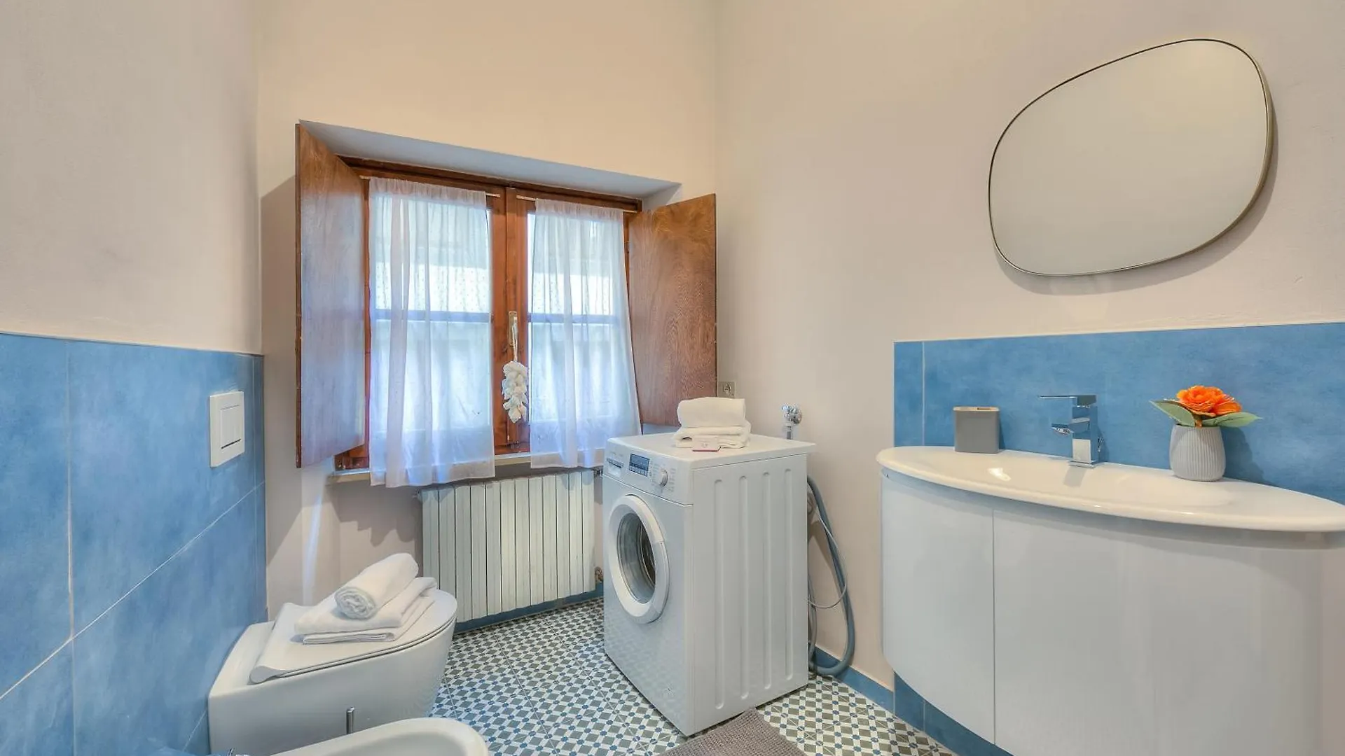 Apartamento Laetitia Salo-Historic Center Near Lake - Happy Rentals Itália