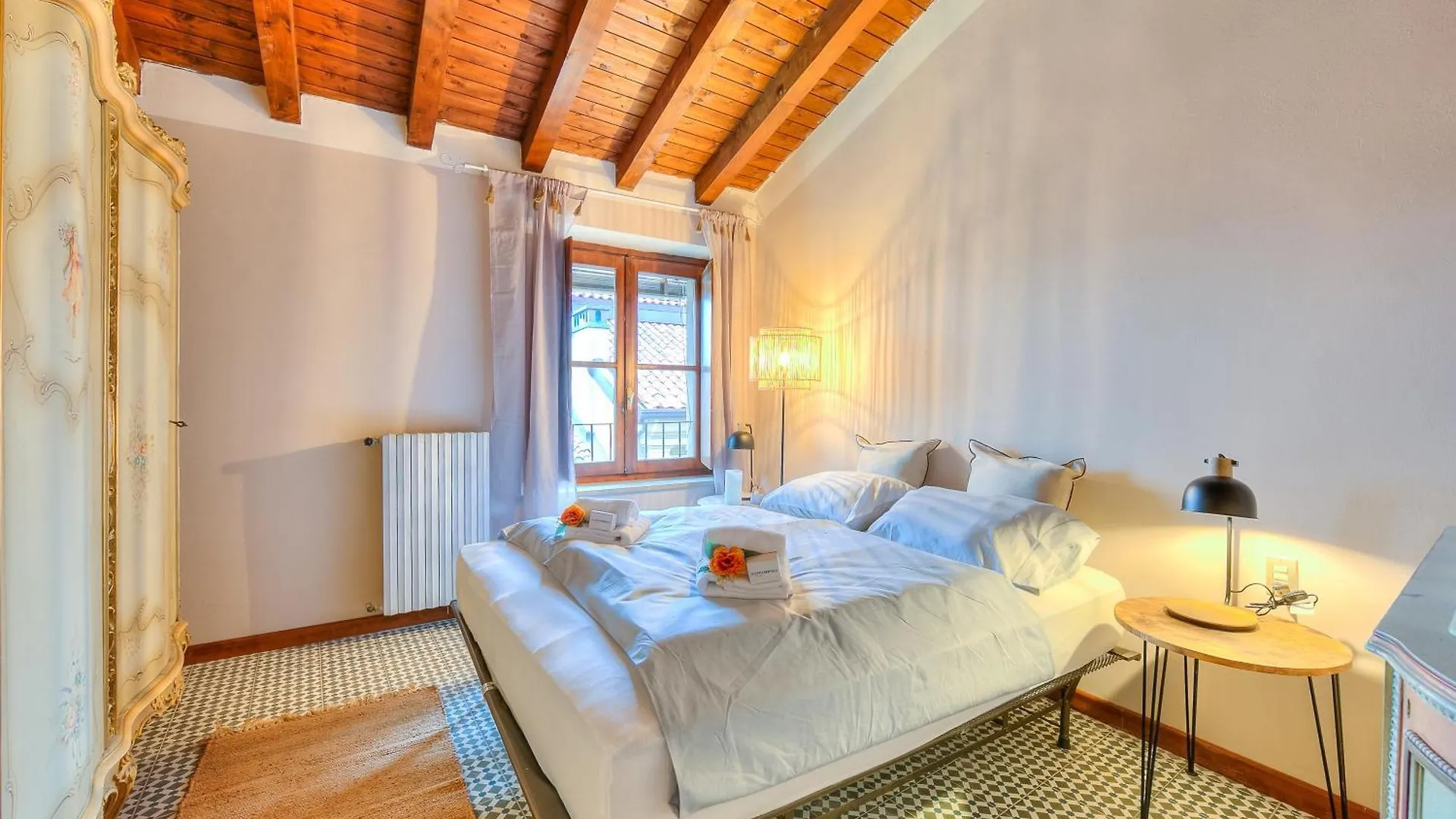 Apartamento Laetitia Salo-Historic Center Near Lake - Happy Rentals Itália
